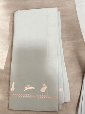 Blue Bunny Border Napkin Set - Elegant Dining Linen